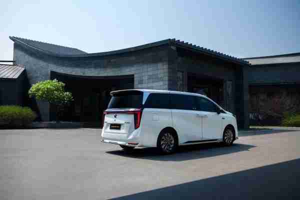 传祺向往M8乾崑将于5月26日正式上市 搭载鸿蒙座舱