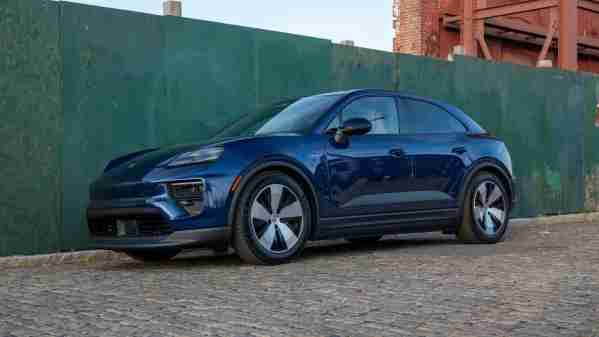 保时捷调整研发战略:放缓纯电节奏 加码混动布局