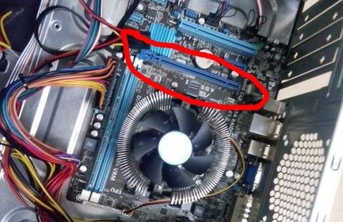 win10系统的电脑开机后显示器不亮怎么回事呢?