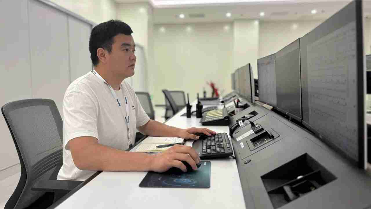 晶合集成员工见义勇为，20秒海姆立克急救法救下卡喉男孩