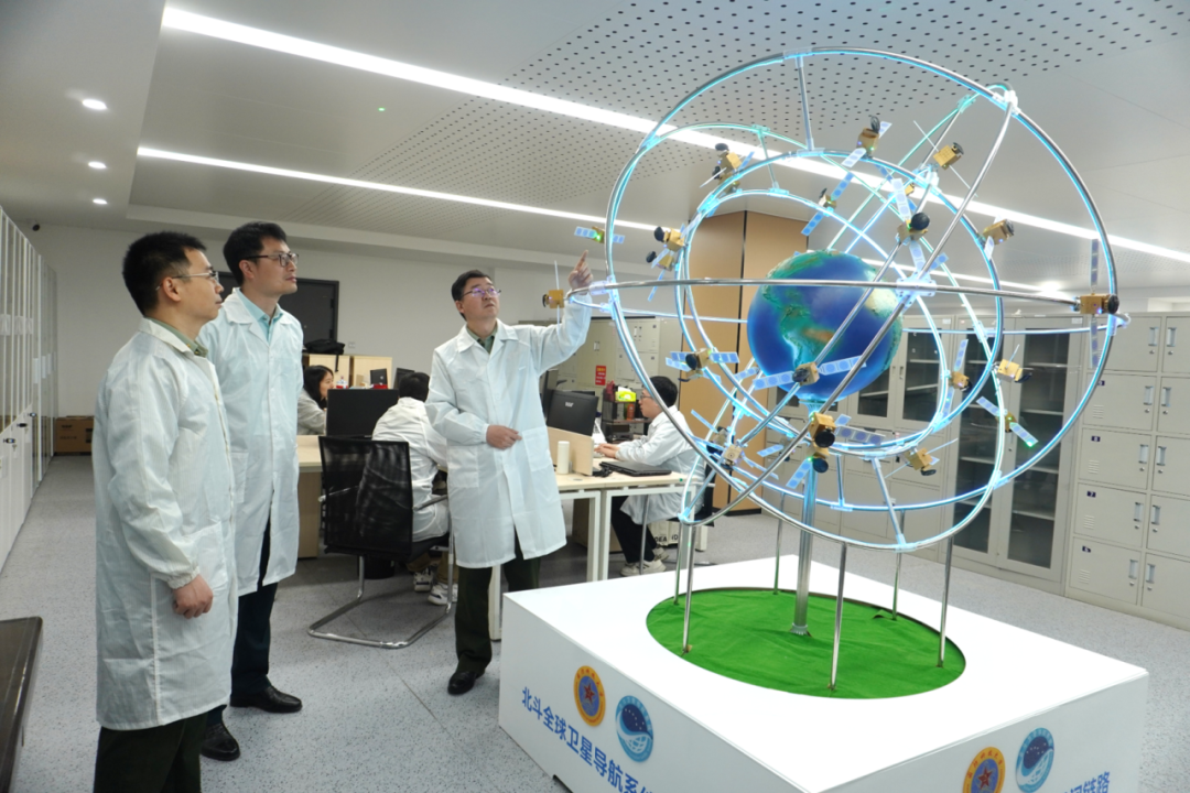 国防科大在北斗星群间架设“天路”