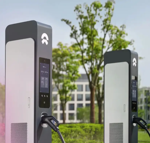 全国98%高速服务区已覆盖充电桩 建成充电桩3.5万个