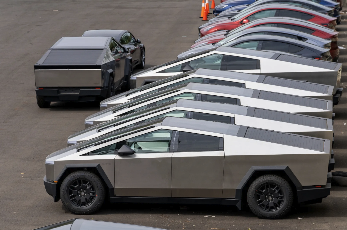 特斯拉卖不动了?库存积压严重,在全美征用停车场