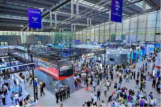 运动宇宙闪耀2025全球AI终端展，开启运动健康领域智能新纪元