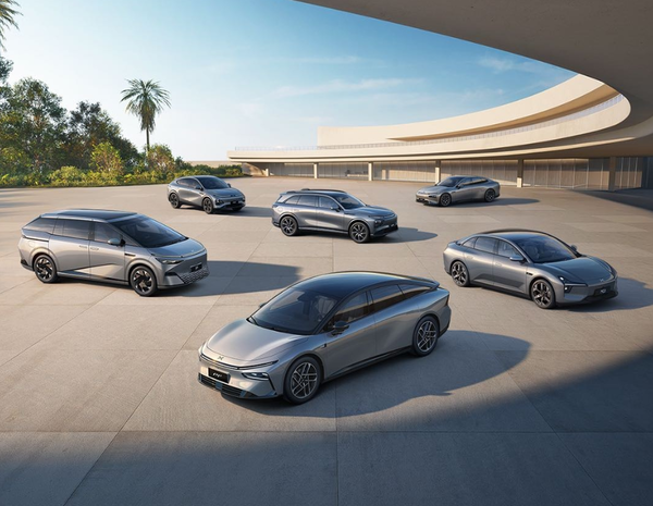 小鹏汽车订单暴增200%！