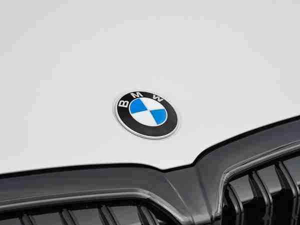 宝马或将在2026年推出增程版iX5 续航超1000公里