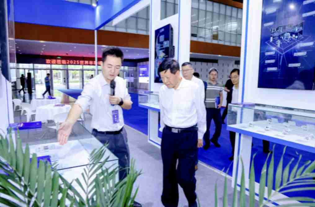 华天科技精彩亮相2025世界半导体大会