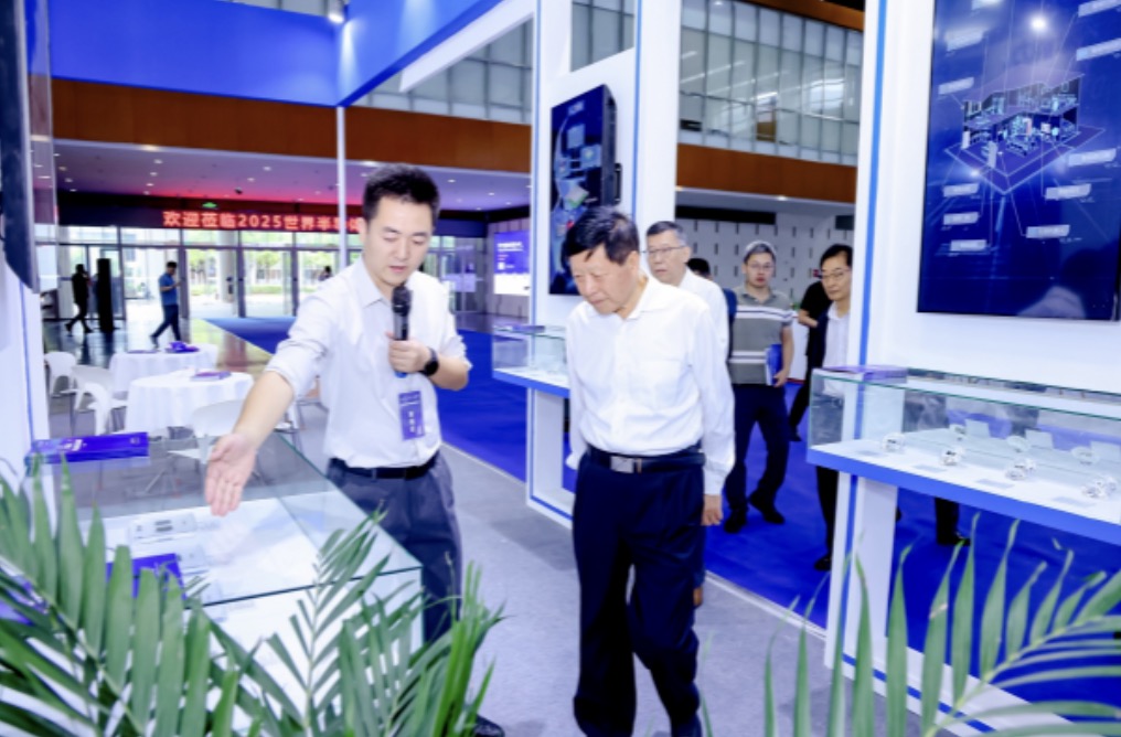 华天科技亮相2025半导体大会