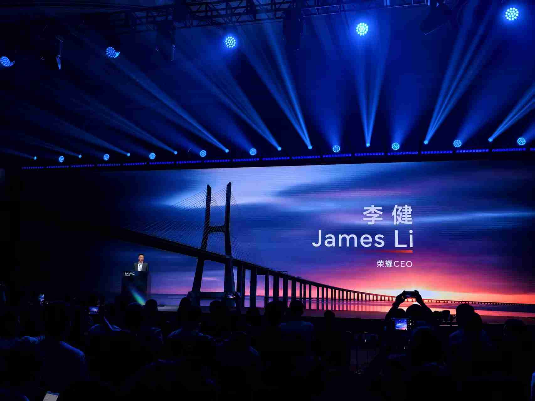 荣耀CEO李健：新一代折叠旗舰Magic V5下月发布 行业最强AI智能体手机