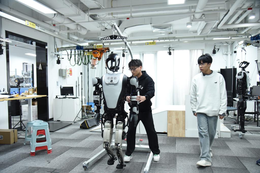 银河通用机器人完成11亿元Pre-A轮融资 宁德时代参投