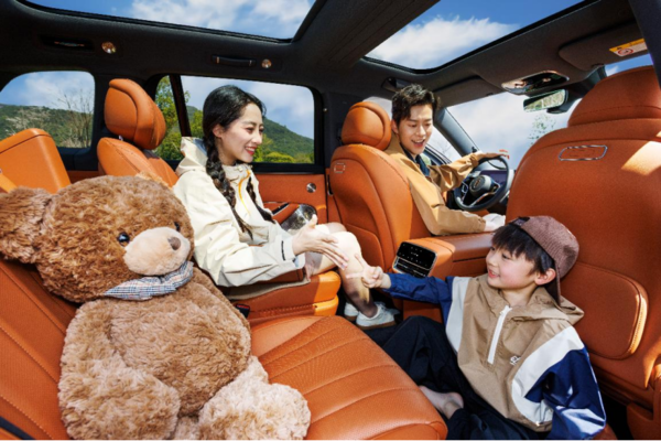 又一爆款来袭!问界M8交付超2万 销量持续霸榜40万级