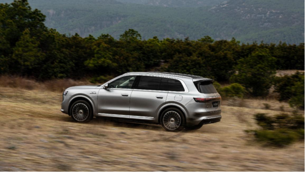 又一爆款来袭!问界M8交付超2万 销量持续霸榜40万级