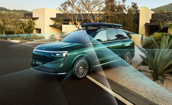 又一爆款来袭!问界M8交付超2万 销量持续霸榜40万级