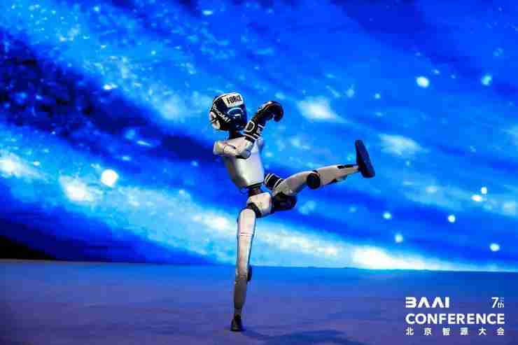 从「悟道」到「悟界」，智源走进大模型的新时代