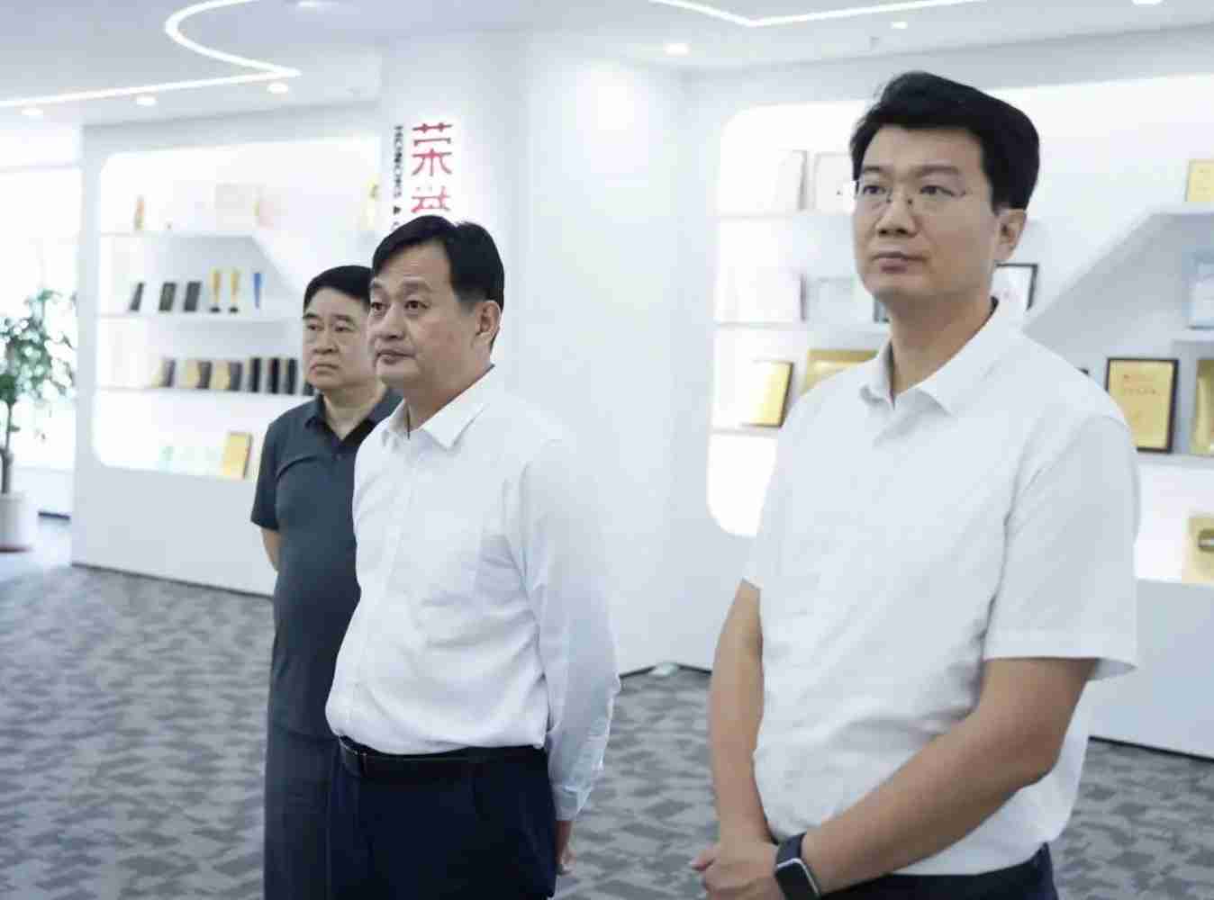 青岛市政府副市长赵胜村一行莅临京铭资本考察调研