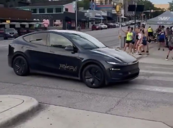 特斯拉Robotaxi即将上线？最新消息揭秘