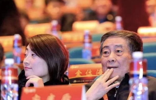 宗馥莉关闭18家娃哈哈分厂，兄弟姐妹曾任职多岗