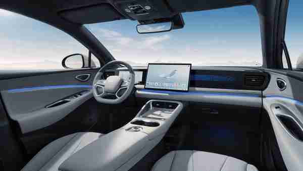 标配天神之眼C和云辇-C 比亚迪海狮06售价13.98万起