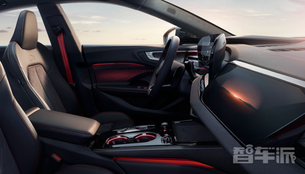 奥迪A5L Sportback确认7月3日预售 搭载华为乾崑智驾