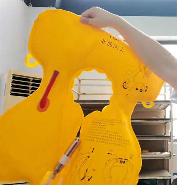 小伙仅用8个月造出新款航空救生衣 南航、国航已有采购意向