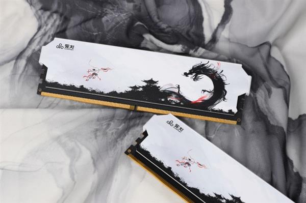 云彣绫龙48GBDDR5内存性价比新高