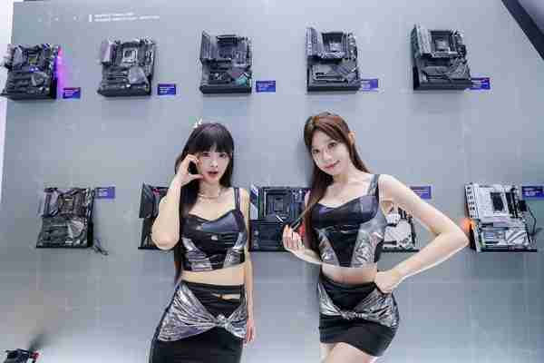 BW2025 华硕主板背置&超频双赛道大放异彩
