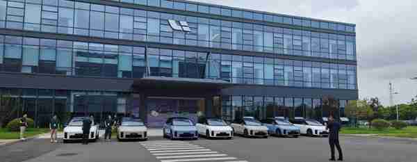 7月上市！理想i8蓝、白、灰三色实车曝光 你喜欢哪款？