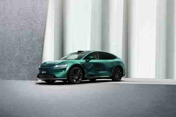 余承东正式宣布智界R7改款将于8月8日开启小订