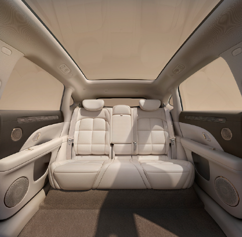 智己LS6内饰官图发布：悬浮式一体屏设计引领新潮流