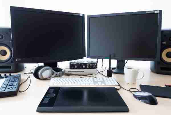 电脑屏幕变黄了怎么调回来 解决方法大全