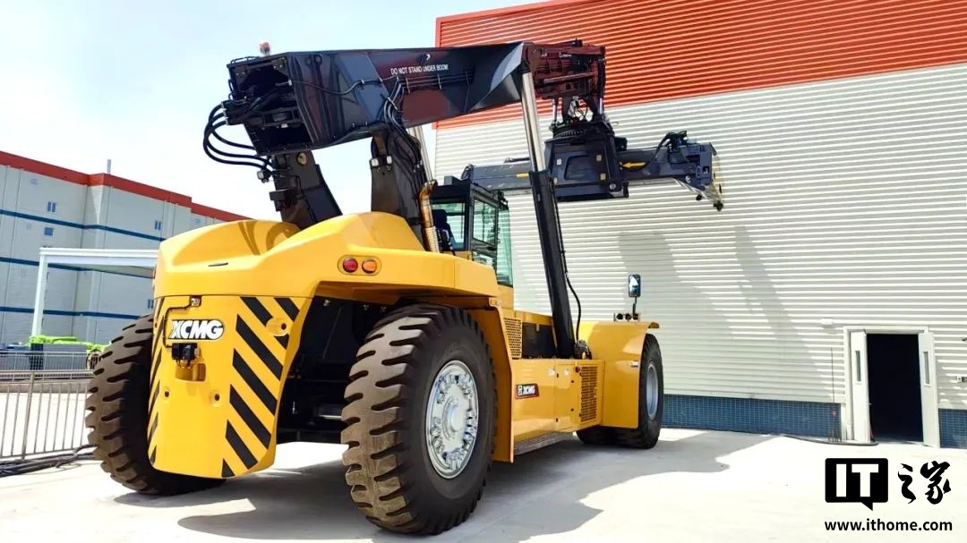 全球首台65吨储能吊正式启用