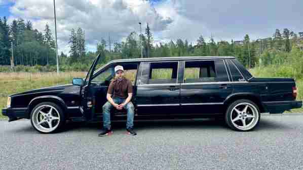 全球最长沃尔沃揭秘：六米长车身秒变八座移动客厅