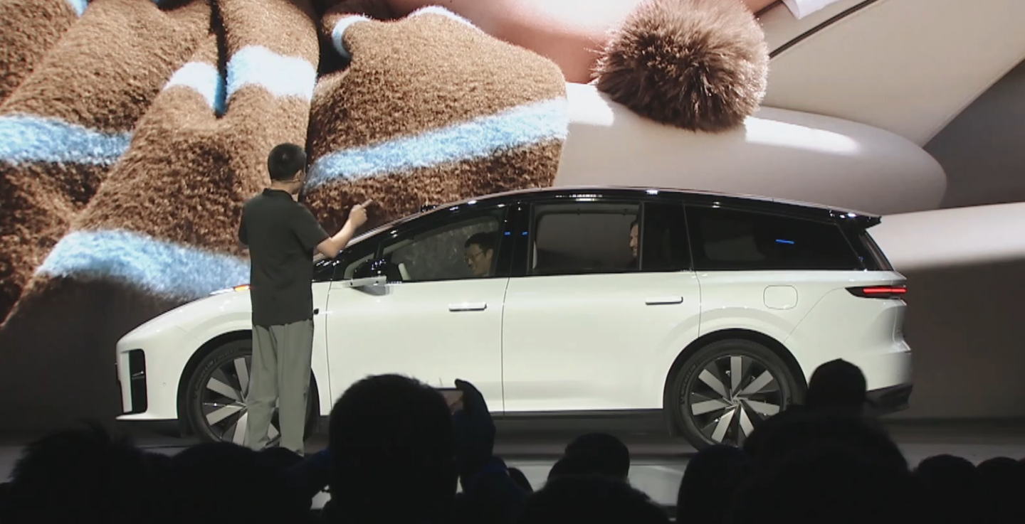 李想自嘲理想i8越看越好看