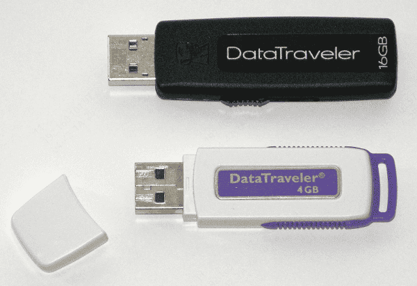 u盘插电脑上显示“请将磁盘播入u盘”怎么回事 方法如下