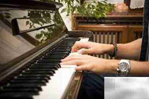左手伴奏技巧:弹钢琴必备