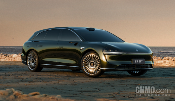 享界S9T8月18日开启预订，新增赤茶橘内饰