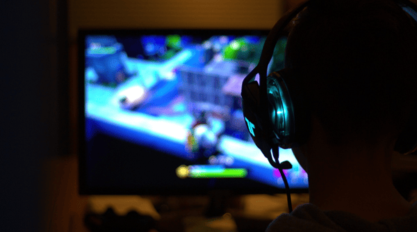 游戏不能全屏两边黑条怎么设置 教你简单几步轻松解决