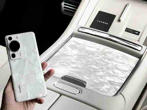 智界首发双拼贝母内饰：用色彩与光影 重构年轻豪华新范式