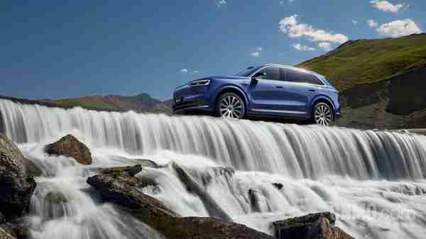 全新问界M7设计细节公布：星环双翼大灯+灵动灯珠