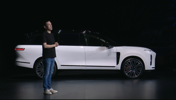 蔚来全新ES8上市 全域900V架构 零百3秒级 41.68万起