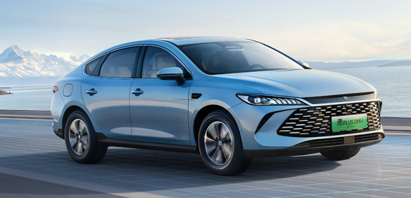 7月中国轿车销量TOP 20公布 小米SU7 2.4万辆未进前五