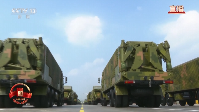 打赢战争千里眼：我国新一代高机动雷达亮相九三阅兵，可探测隐身飞机