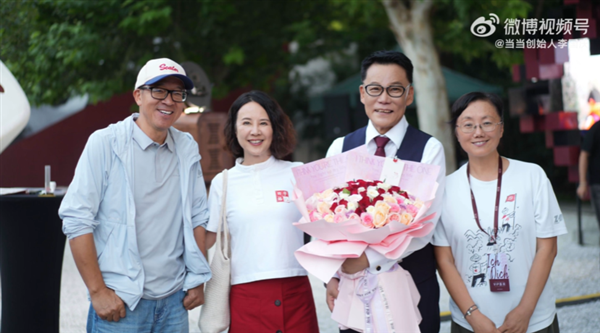 60岁李国庆晒婚礼嘉宾视频:张朝阳、俞敏洪等出席