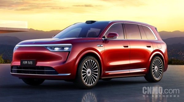 问界M8交付破8万，市场反响热烈