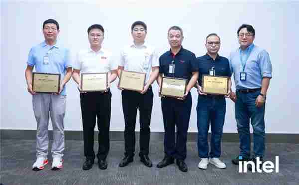 聚焦液冷痛点：英特尔UQD互换性认证助力数据中心高效发展