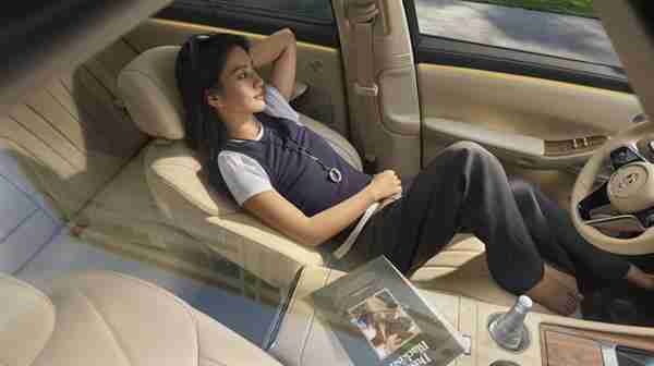 全新问界M7内饰美图曝光！主驾零重力座椅上车  家庭出行体验再升级