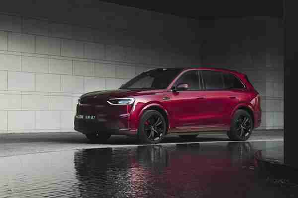 全新问界M7内饰美图曝光！主驾零重力座椅上车  家庭出行体验再升级