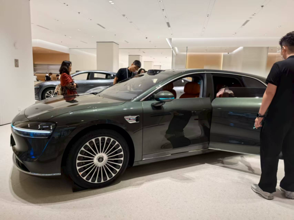 32.8万起的“全能战士”！享界S9T首批展车到店