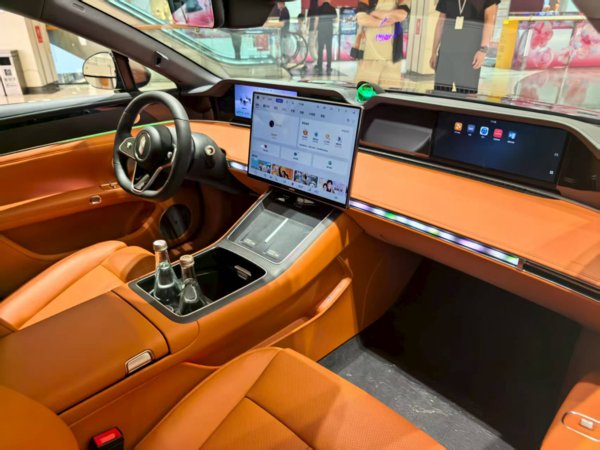 32.8万起的“全能战士”！享界S9T首批展车到店