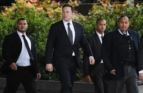 马斯克回应一年安保费330万美元：绝对需要加强安全